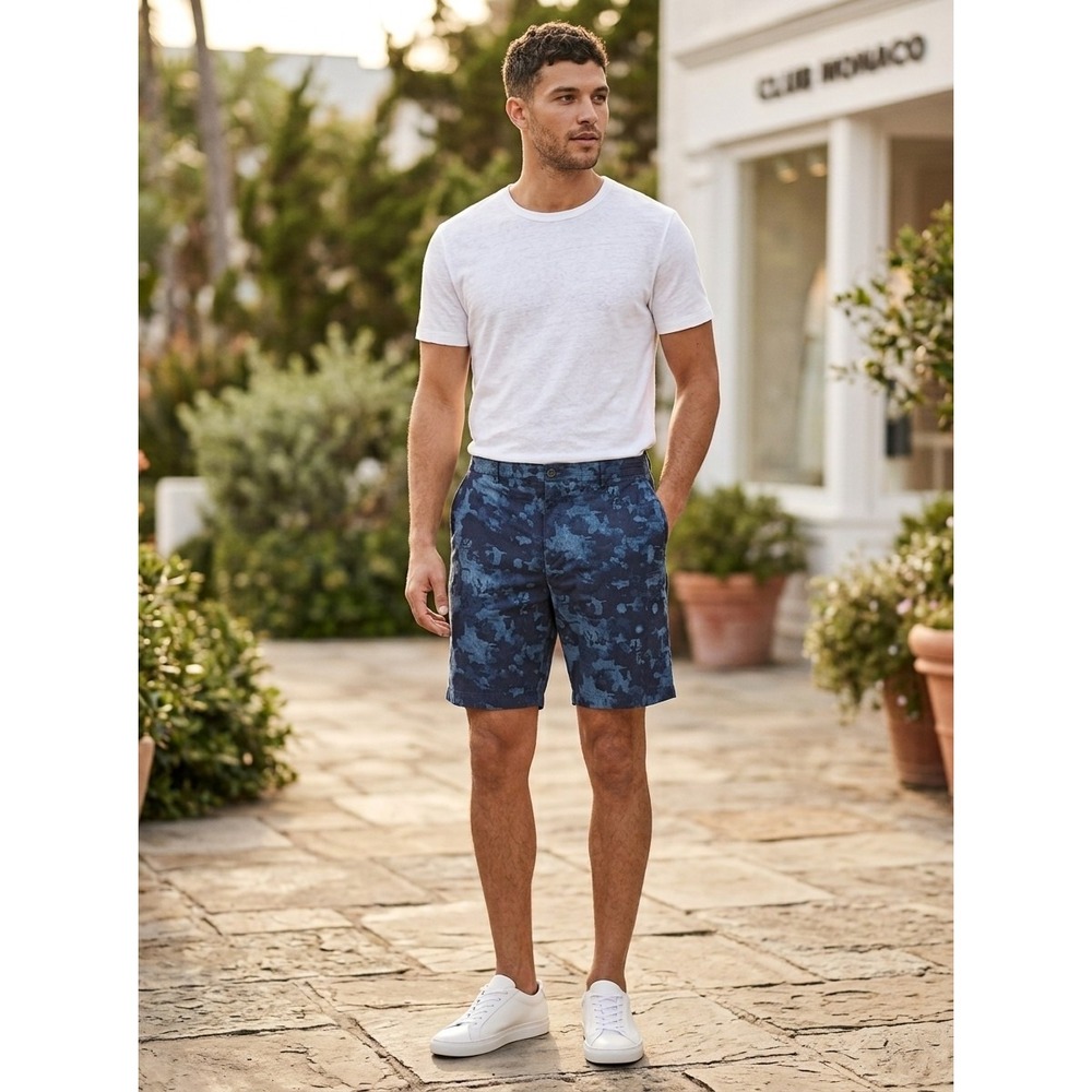 Club Monaco Maddox Fit Mens Navy Camo Floral Shorts Blue Size 36 NWT